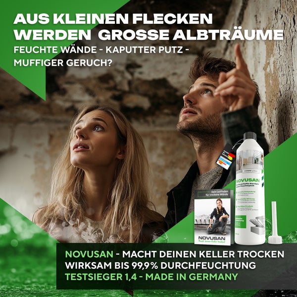 Paar betrachtet eine feuchte Wand mit Putzschäden und Novusan Produktflasche für Kellerabdichtung zur Beseitigung von Feuchtigkeit und Schimmel.