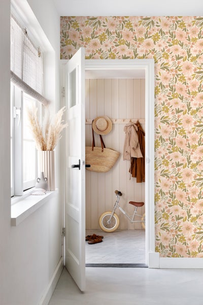 ESTAhome Tapete Blumen Hellrosa, Ockergelb und Graugrün - 50 x 900 cm - 130924