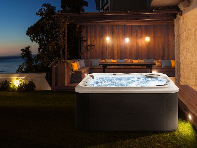 Outdoor Whirlwanne mit LED TULAROSA Weiß