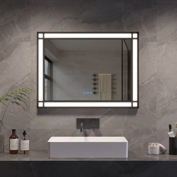 Rechteckiger Badezimmerspiegel mit LED Beleuchtung und Touch Steuerung über einem Waschbecken in modernem Badezimmer Ambiente.