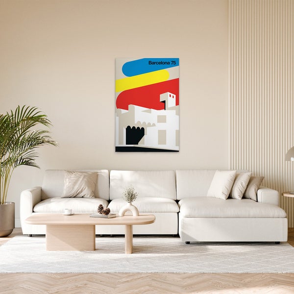 Wohnzimmer mit einem Sofa und einem Wandbild mit abstrakter Darstellung von Barcelona 75