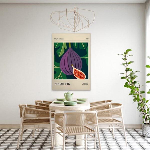 Hängendes Bild mit Feigenmotiv über einem Esstisch mit Stühlen