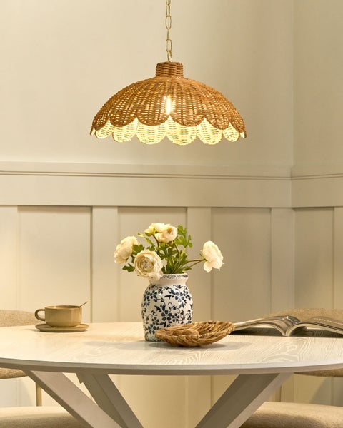 Rechteckige Pendelleuchte mit fünf Leuchtmitteln