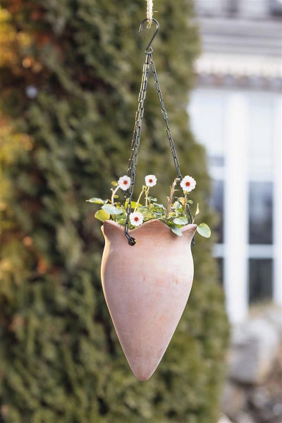 Dekoleidenschaft  Pflanzenampel Terra aus Terracotta, 70 cm hoch, Blumenampel mit Metallkette, Hängeampel