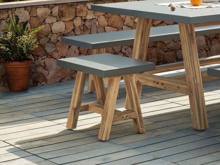 Maße einer Dreisitzer Gartenbank