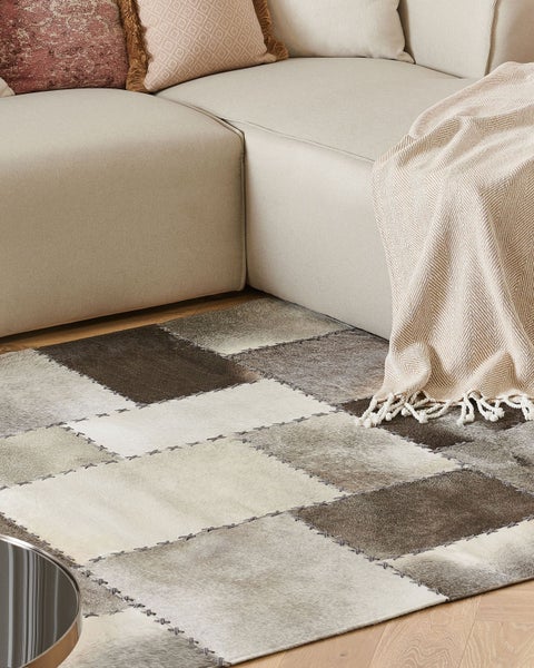 Teppich PERVARI Taupe 140 x 200 cm Echtleder