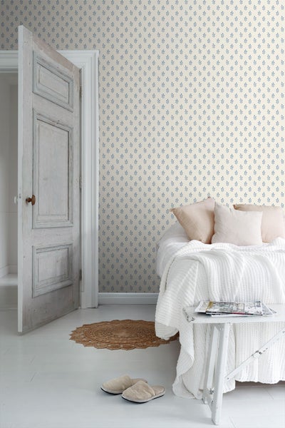 Borastapeter Tapete Blumen Blau und Beige - 53 cm x 10.05 m - 662621