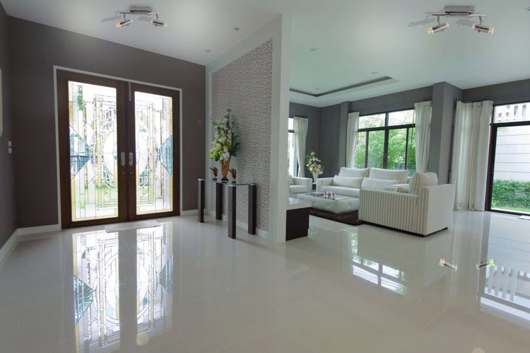 Deckenleuchte mit drei Strahlern