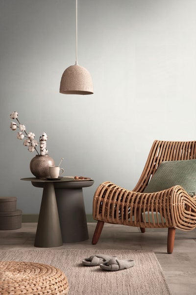 Dekorativer Metalligel im Garten