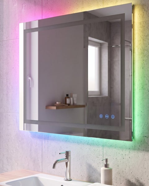 Rechteckiger Badezimmerspiegel mit LED Beleuchtung und Touch Steuerung montiert über einem Waschbecken.