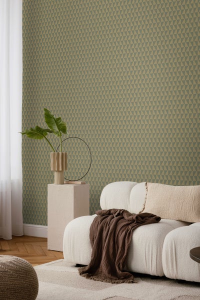 Schlafzimmer mit Bett, Kopfteil, Kissen, Decke, Lampe und gemusterter Tapete