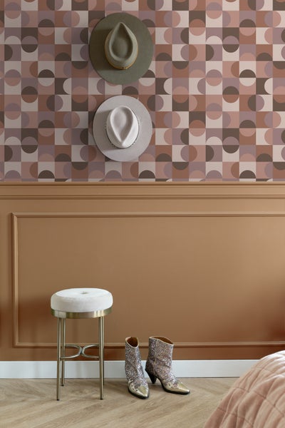 ESTAhome Tapete Kreise im Bauhaus-Stil Braun und mauve-violett - 50 x 900 cm - 131241