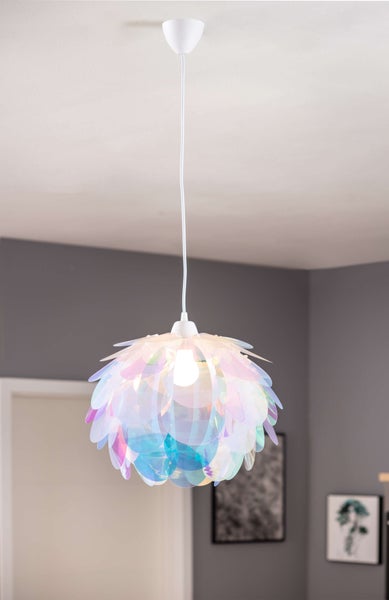 Hängelampe mit schimmernden, blütenblattartigen Elementen
