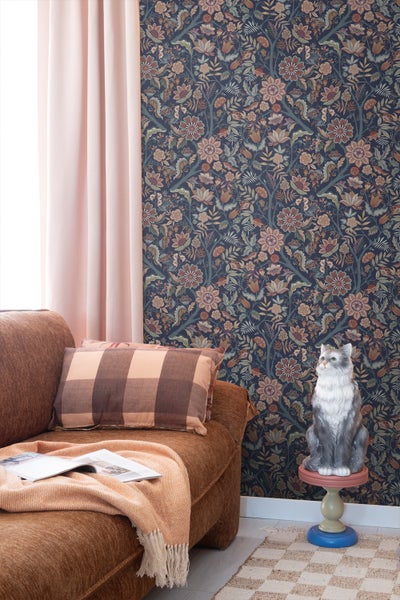 ESTAhome Tapete Blumenmuster Dunkelblau und Terrakottabraun - 50 x 900 cm - 131335
