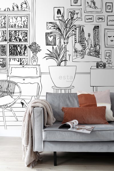 Wohnzimmer mit grauer Couch, Kissen und einer gezeichneten Tapete