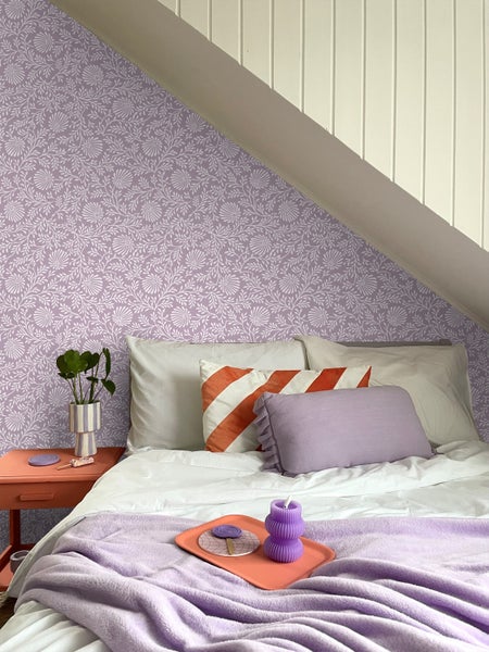 ESTAhome Tapete Blumenmuster Violett - 50 x 900 cm - 131515