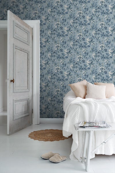 Einstecken des Netzsteckers in einen Kärcher Staubsauger