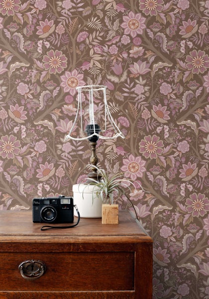 ESTAhome Tapete Blumenmuster mauve-violett und Graugrün - 50 x 900 cm - 131337