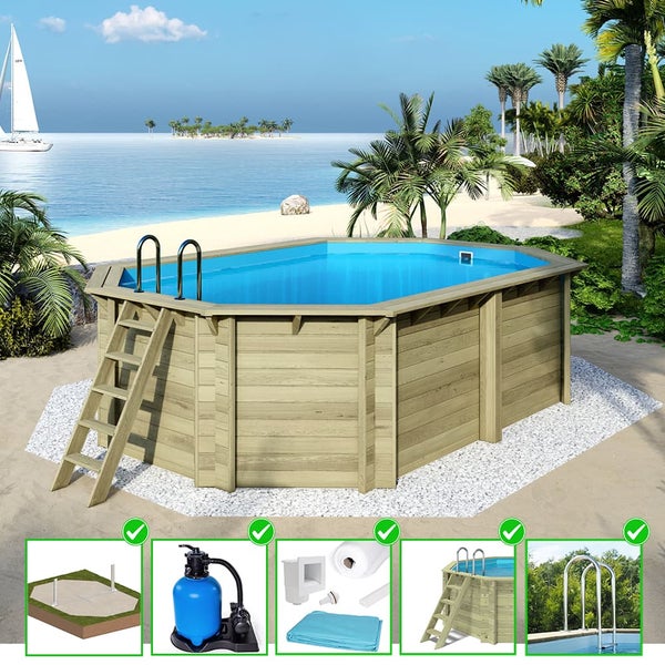 Holzpool mit Leiter und Zubehör-Set vor Strandkulisse