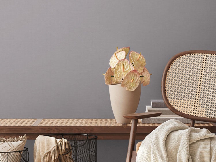 Nahaufnahme einer Textiltapete mit feiner Struktur