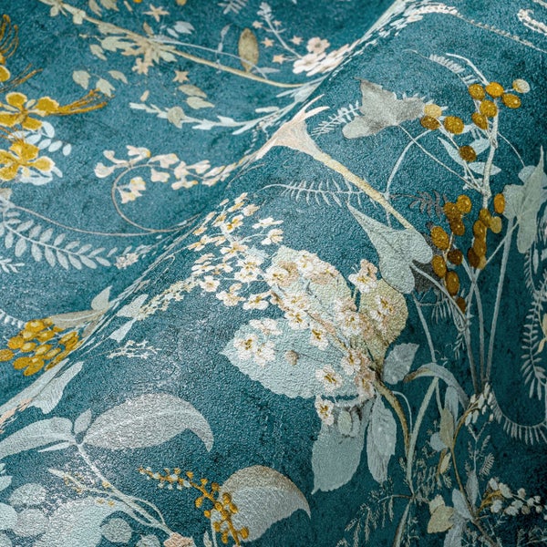 Pendelleuchte mit vier Lampen und transparenten Lampenschirmen