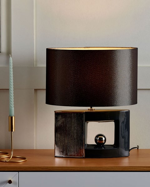 Abmessungen einer Nachttischlampe