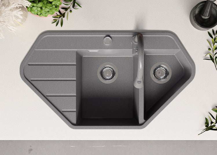 Küchenspüle aus Granit mit zwei Becken und Abtropffläche