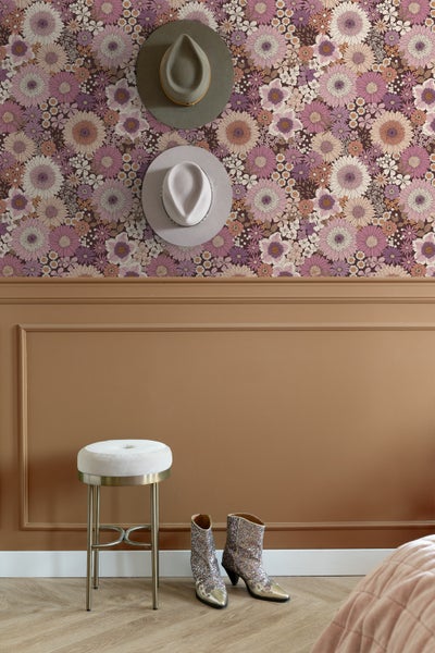 ESTAhome Tapete Retro Blumen mauve-violett und Terrakottarosa - 50 x 900 cm - 131319