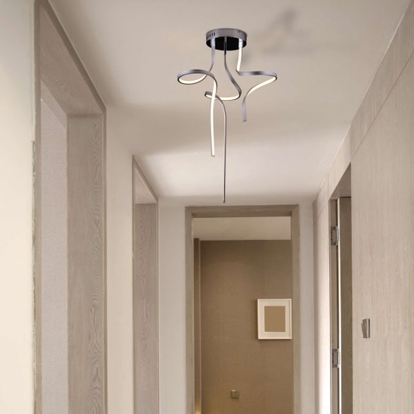Moderne Deckenleuchte im Flur