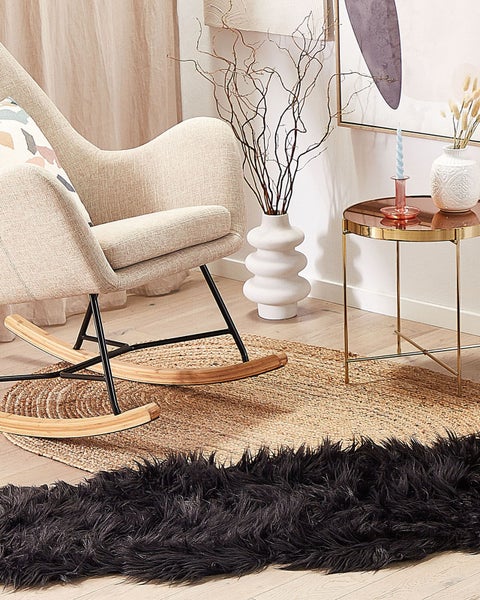 Schwarzer Badteppich mit langem Flor