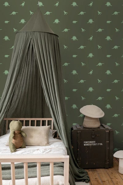 Kinderzimmer mit Himmelbett, Spielzeugdinosaurier und Dinosaurier Tapete