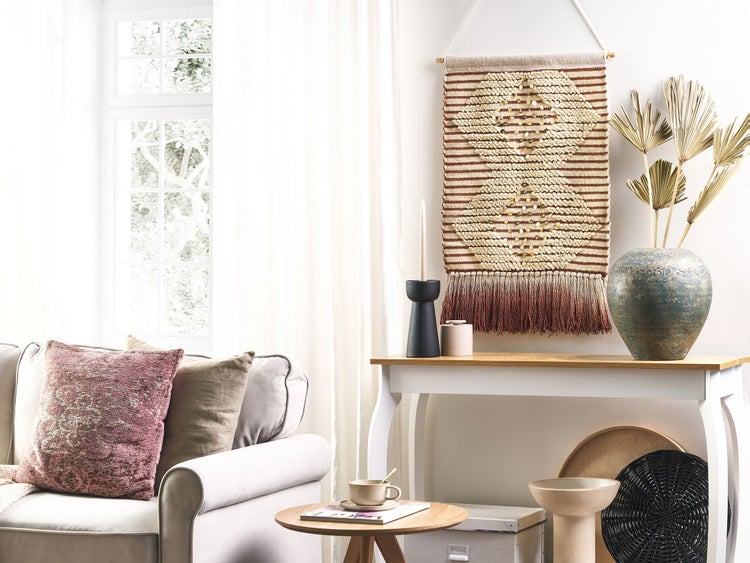 Wandbehang mit Fransen und Baumwollseilaufhängung