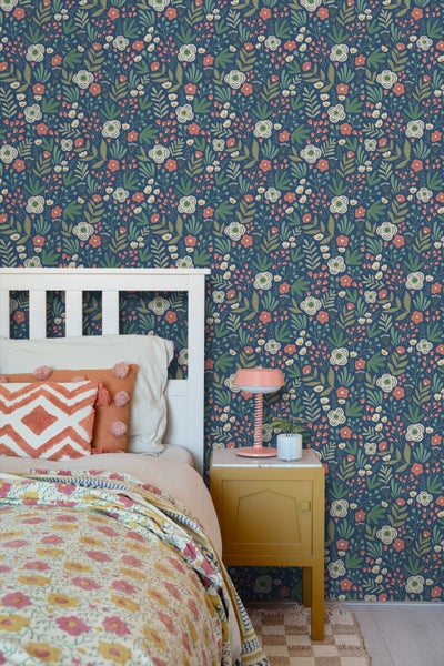 ESTAhome Tapete Blumen Dunkelblau, Grün und Terrakotta - 50 x 900 cm - 131071