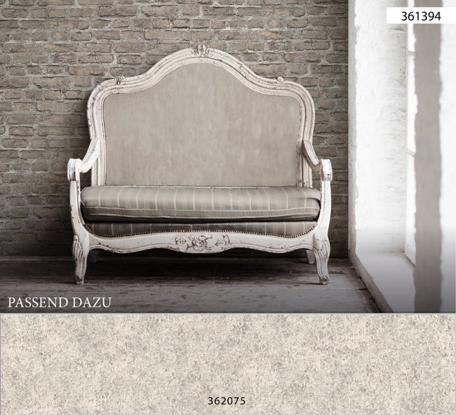 Dekorative Ziegel Tapete mit Pflanze und Büchern auf einem Tisch