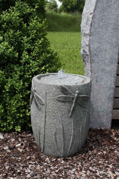 Gartenbrunnen Terrassenbrunnen FoDragonfly sandstein 34 x 40,7 cm Led 10882