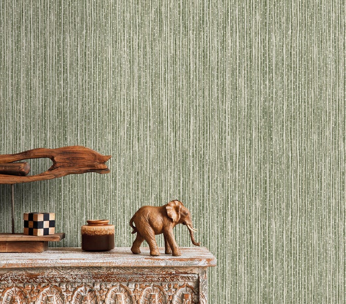 Detailansicht eines geöffneten Metallschranks mit Türscharnier