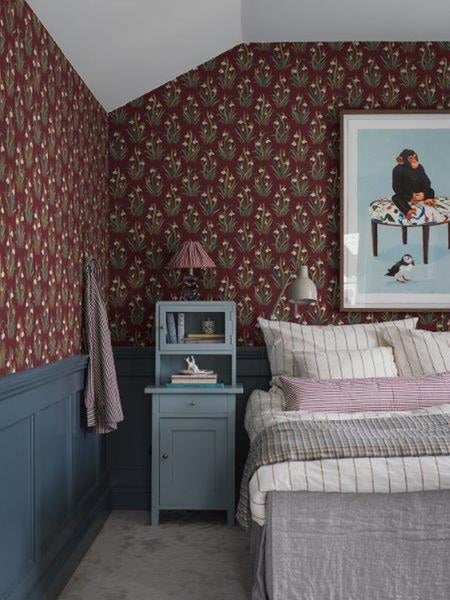 Verschiedene Ansichten eines WC-Sitzes mit Marmorierungsmuster und Sanilo Logo