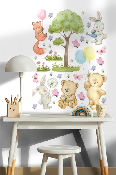 Dekoratives Kinderzimmer mit Wandtattoos von Füchsen, Bären und Hasen