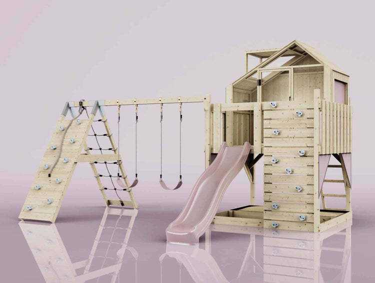 Spielturm aus Holz mit Rutsche, Kletterleiter, Sandkasten und Spielhaus auf Stelzen.