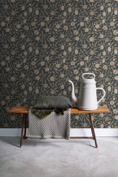 ESTAhome Tapete exotischen Früchten und Blättern Dunkelblau und Taupe - 50 x 900 cm - 131173