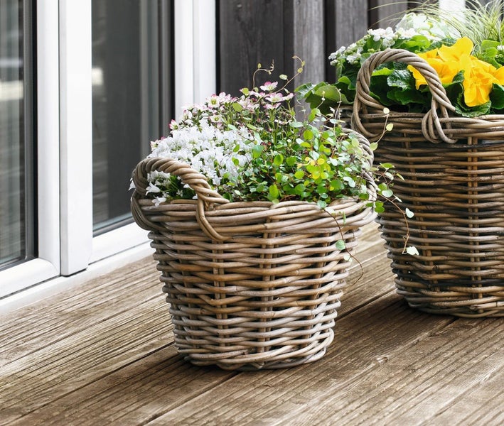 Dekoleidenschaft Pflanzkorb Rattan klein, Ø 30x23 cm Blumentopf, Pflanztopf, Pflanzkübel für Draußen, Blumenkübel