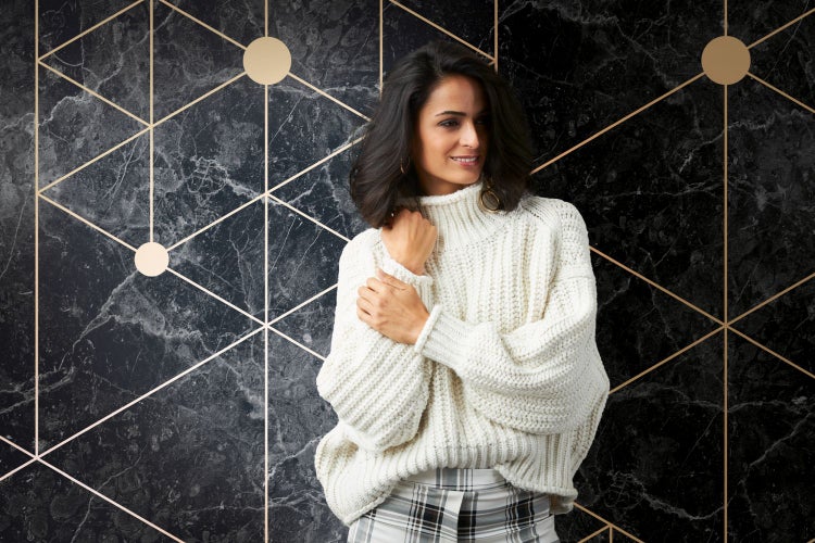 Dekorplatte mit Marmoroptik und goldenem geometrischem Muster