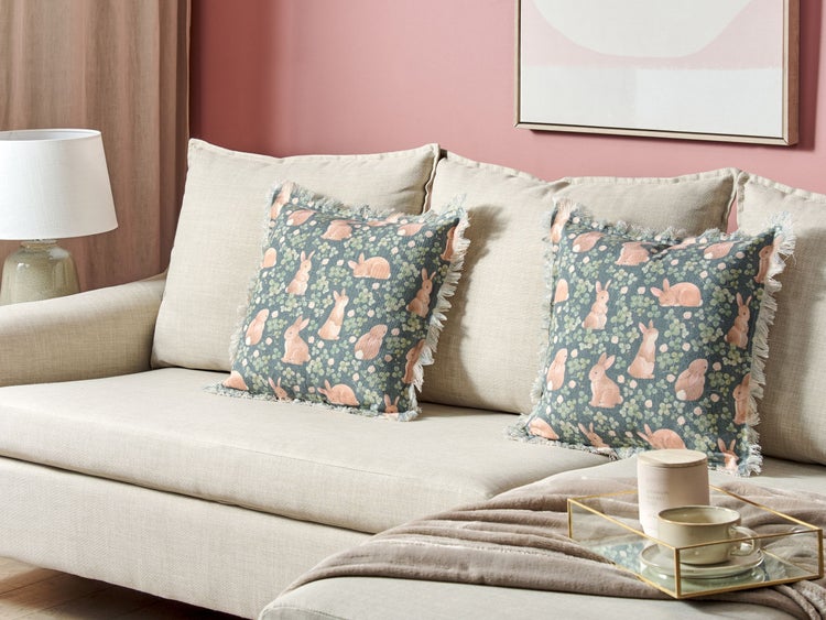 Quadratisches Kissen mit Fransen