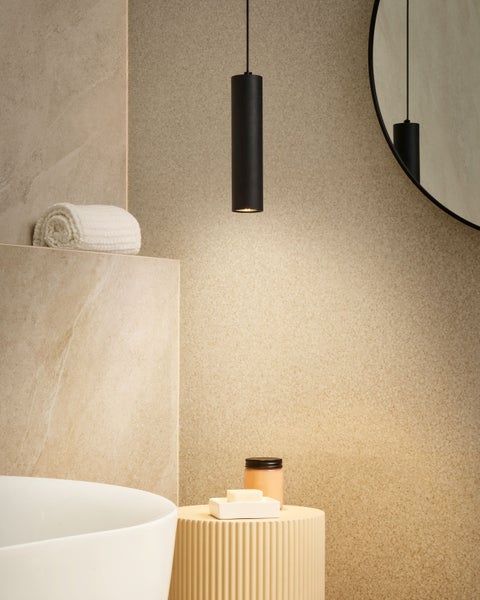 Einzelne Hängelampe in zylindrischer Form