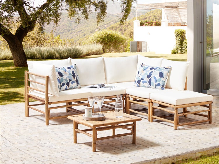 Garten Ecksofa mit Tisch 5-Sitzer CERRETO linksseitig Bambusholz Cremeweiß