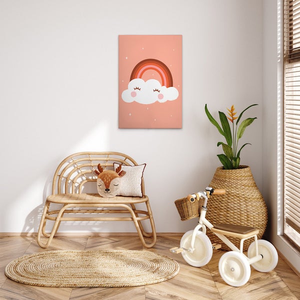 Zimmer mit Kinderbank, Bild mit Regenbogenmotiv, Pflanze und Dreirad