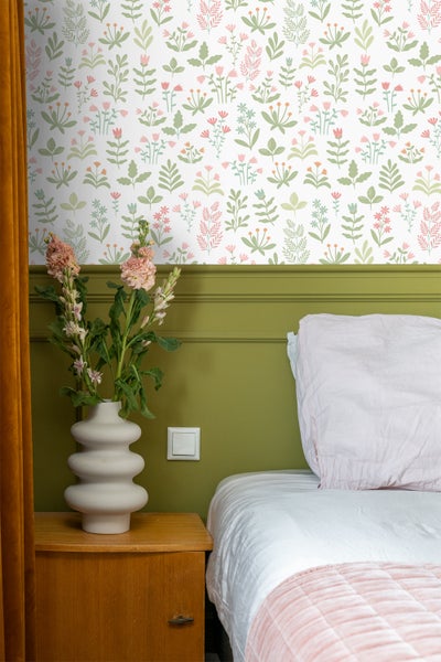ESTAhome Tapete Feldblumen Grün und Rosa - 50 x 900 cm - 131094