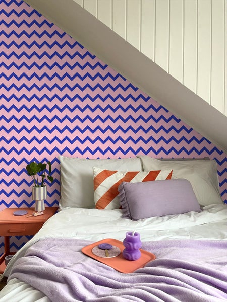 ESTAhome Tapete Zickzack-Motiv Blau und Rosa - 50 x 900 cm - 131485