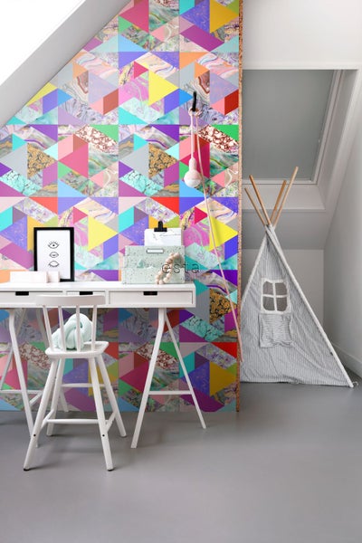 ESTAhome XXL-Vliestapete Dreiecke in Marmoroptik Gelb, Blau, Rosa und Grün - 50 x 900 cm - 158914