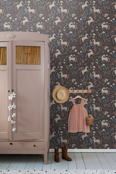 ESTAhome Tapete Einhörner Dunkelblau und Braun - 50 x 900 cm - 131462